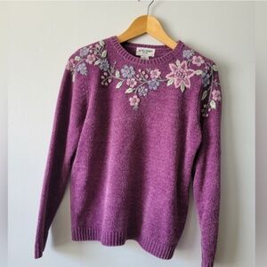 Alfred Dunner Petite purple pullover sweater floral detail Medium